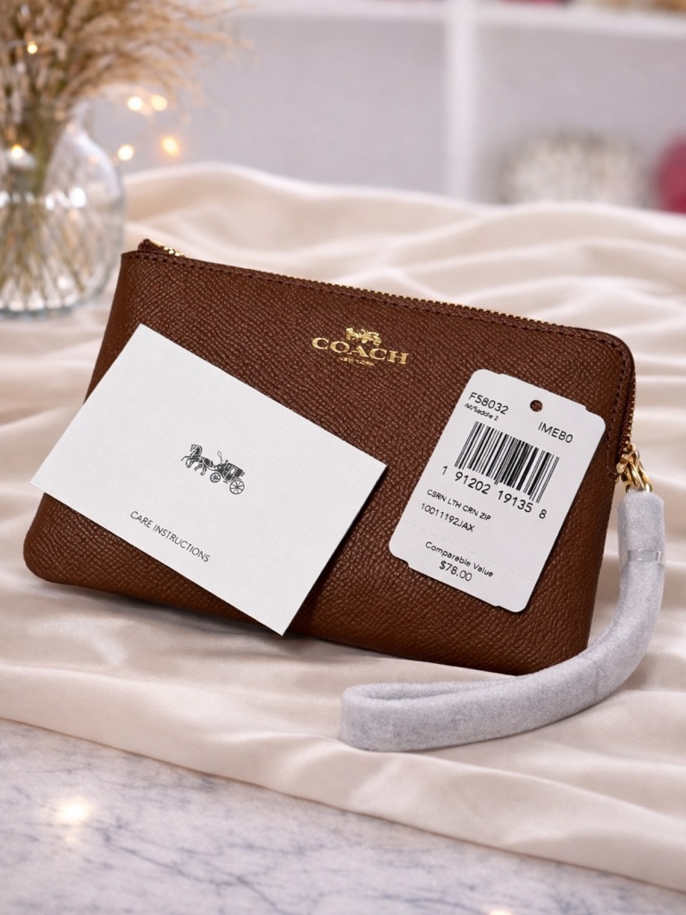 Coach Brown Pebbled Leather Wristlet Zip Pouch NWT - Picture 3 of 6